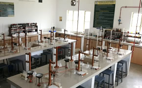 Pharmaceutical Chemistry Lab