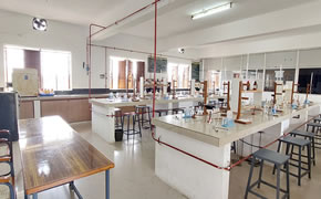 Pharmaceutical Chemistry Lab
