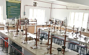 Pharmaceutical Chemistry Lab