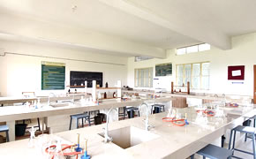 Pharmaceutical Chemistry Lab