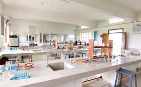 Pharmaceutical Chemistry Lab